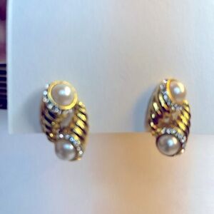 Ladies earrings